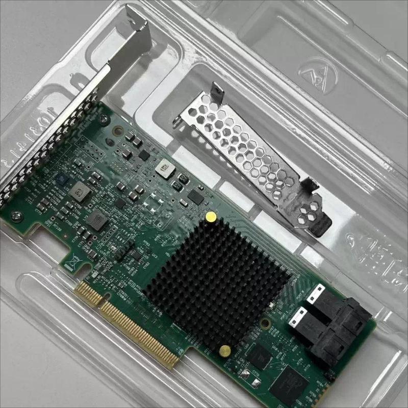 Scheda HBA LSI 9300-8i 9300-16 - Lsi 9300 16I Hba It Mode recensione e prezzo